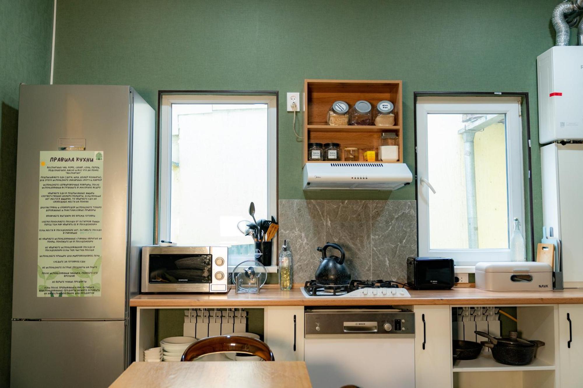 Evergreen Hostel Almaty Esterno foto