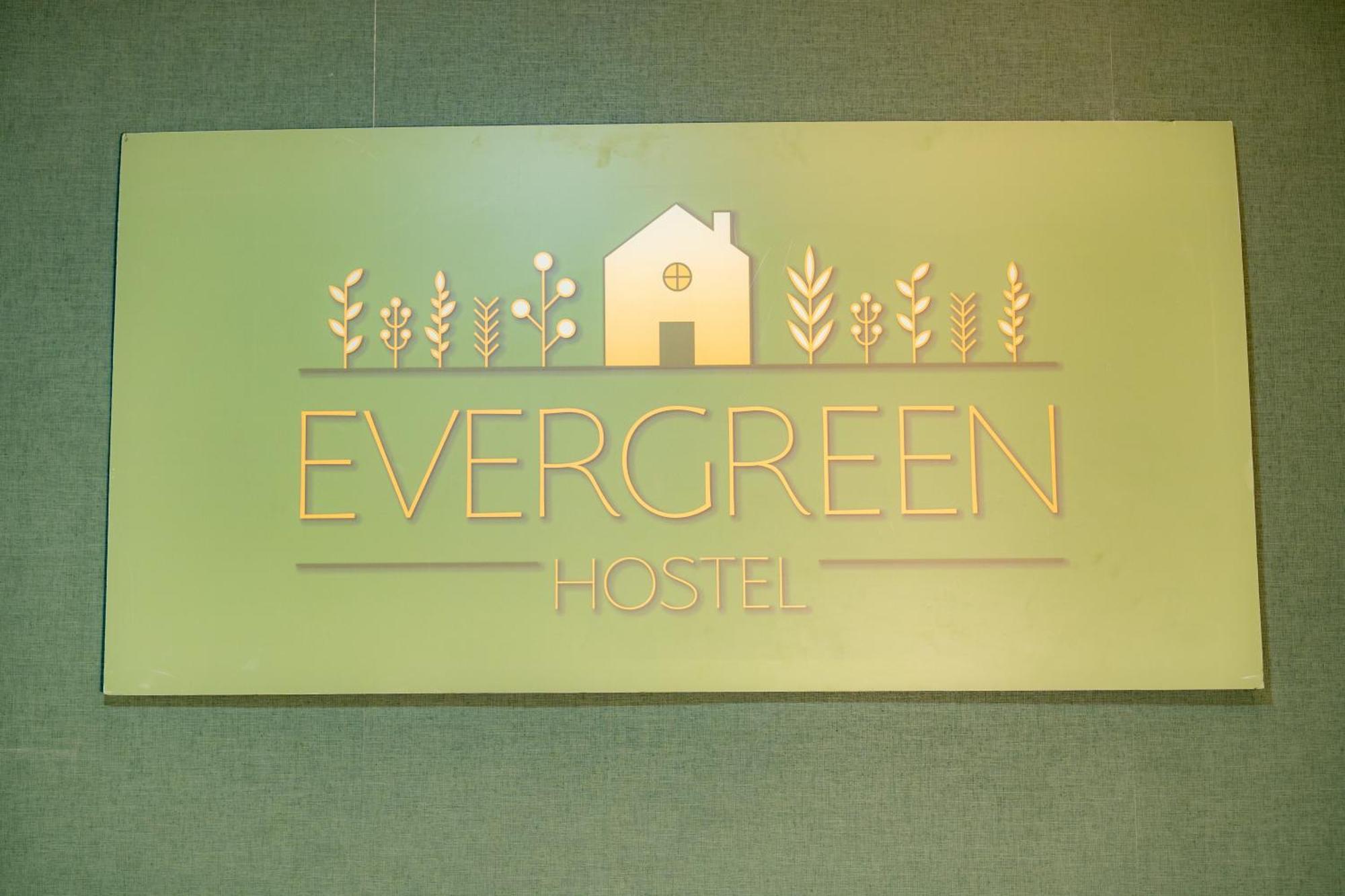 Evergreen Hostel Almaty Esterno foto